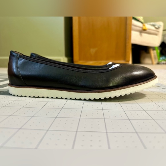 French Sole NY Black Ballet Flats w Sporty Sole - Picture 3 of 7